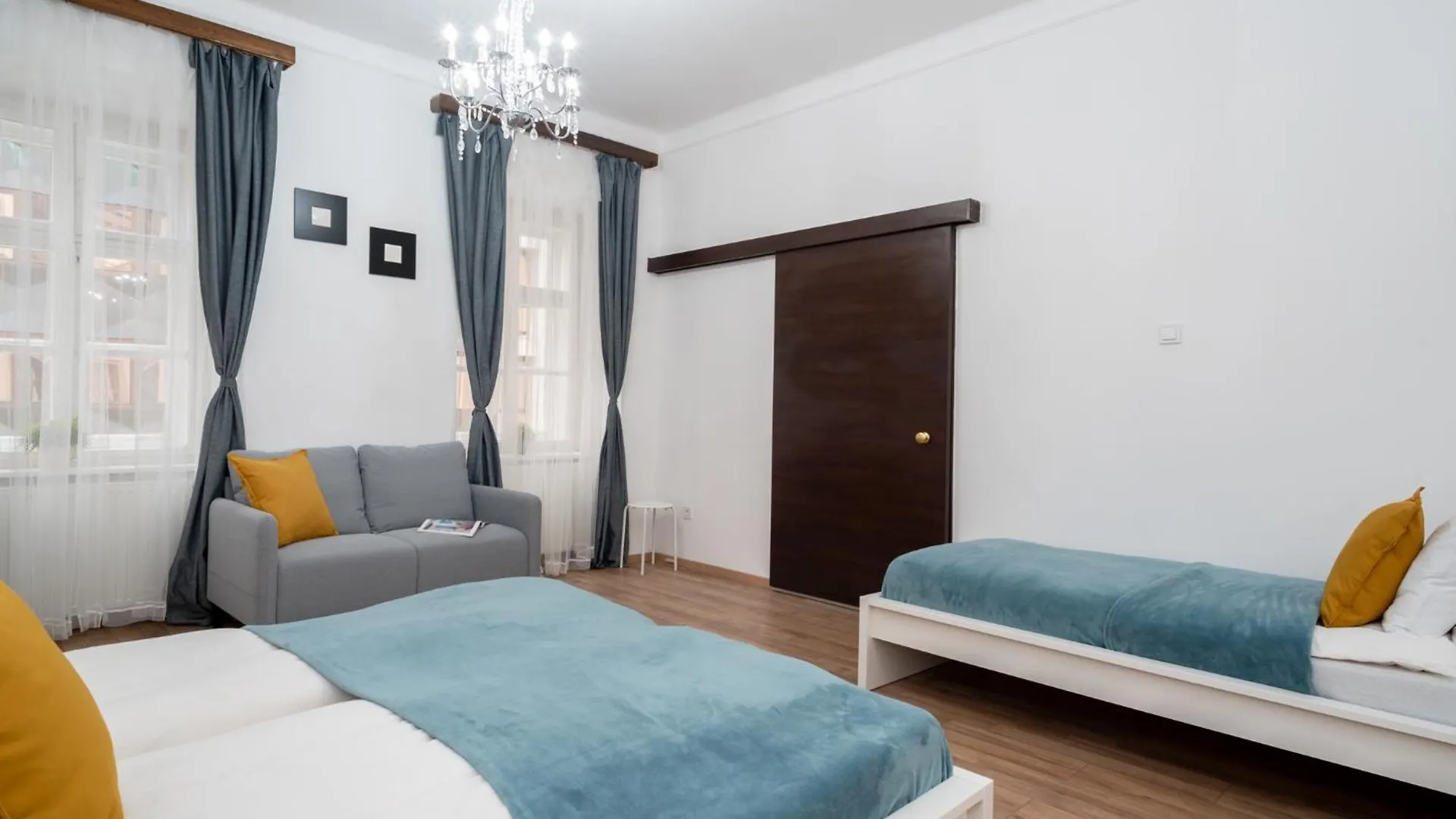 Vaci Street Centre Modern Apt With 3Brs Ac Budapest 0*,